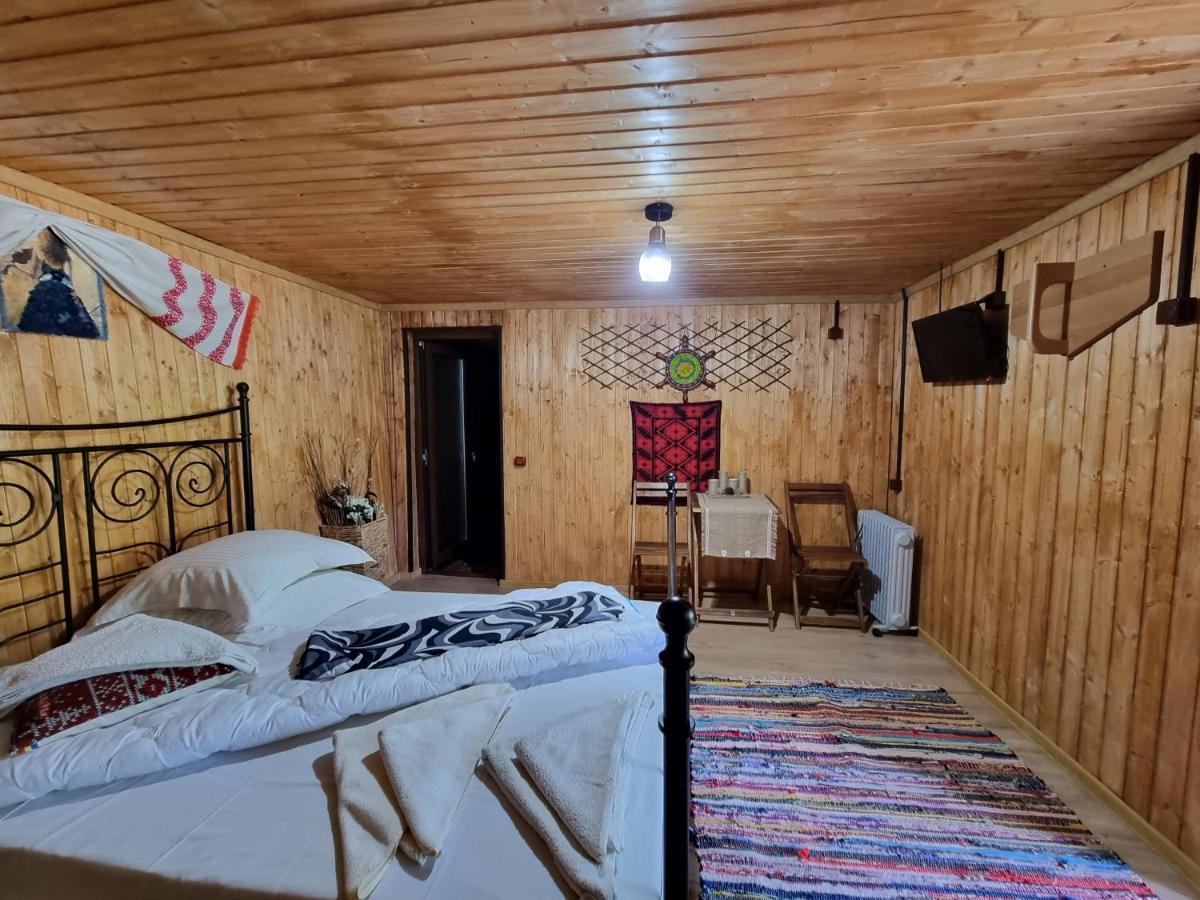 Hotel Langa Stana Curtea de Argeş Zewnętrze zdjęcie